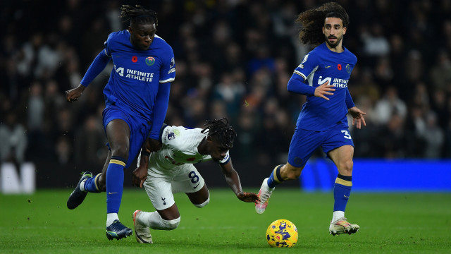 Chelsea hands Tottenham their first defeat of the season in thrilling encounter