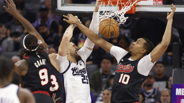 Vezenkov on the bench in Sacramento's overtime win over Portland