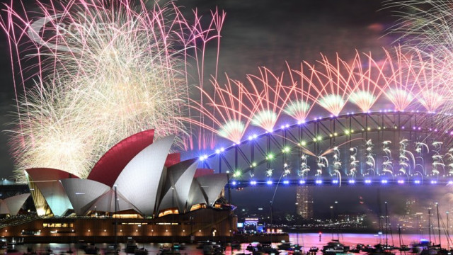 Fireworks lit the night sky in Sidney to mark the beginning of the New 2024 in Australia