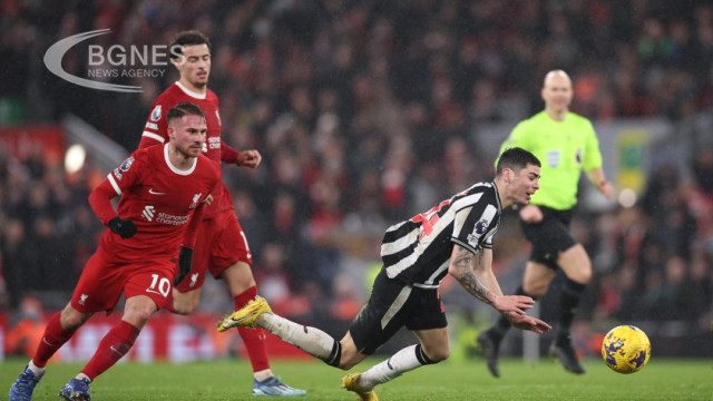 Mohamed Salah scored twice as Liverpool beat Newcastle United to move the Merseysiders three points clear at the top of the table