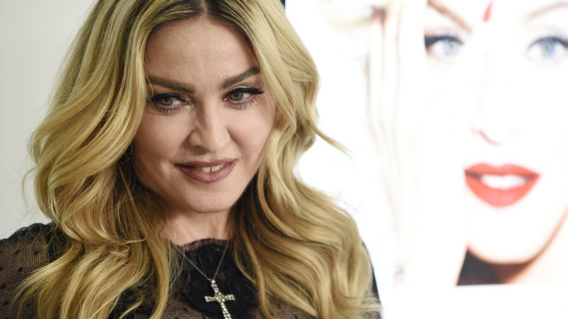 Fans sue Madonna over late start of her show