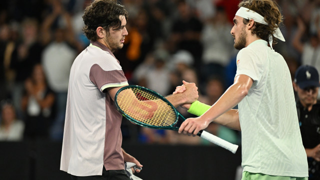 Fritz beats Tsitsipas to set up quarter-final clash with Djokovic in Melbourne