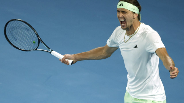 Zverev sets up Medvedev semi-final showdown at the Australian Open