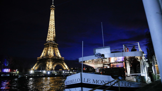 Fake news about a fire at the Eiffel Tower flooded social media