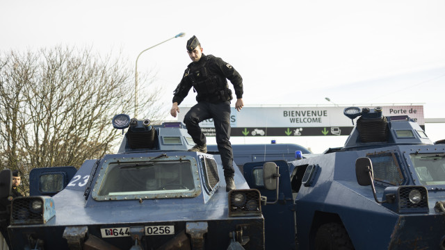 Farmers started blockades around Paris