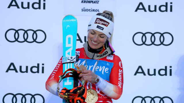 Lara Gut-Behrami closes in on Shiffrin after giant slalom win in Kronplatz