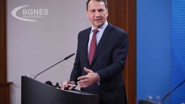 "Europe is not taking the threat from Russia seriously enough," Polish Foreign Minister Radoslaw Sikorski told