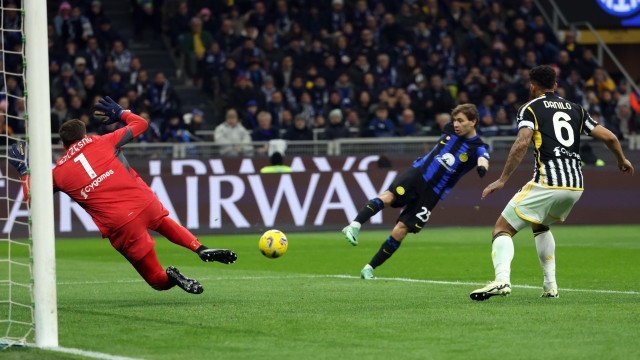 Inter beats Juventus to take a four-point lead in the title race