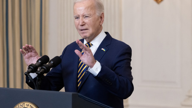 Biden accused Trump of botching funding for Ukraine