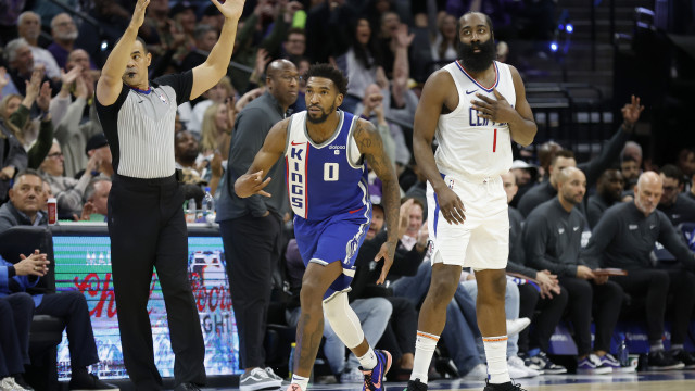 Without Vezenkov, Sacramento with a big win over the Clippers