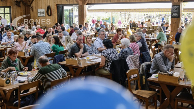 According to a survey by the Nuremberg-based market research institute GfK, the majority of German residents are going out to restaurants less because of the price increase