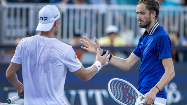 Medvedev begins succcessful title defence in Miami, Sabalenka is out in third round