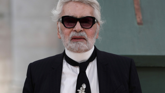 Karl Lagerfeld's futuristic apartment in Paris was sold for 10 million euros