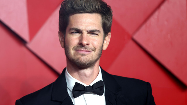 Andrew Garfield meets a "professional witch"
