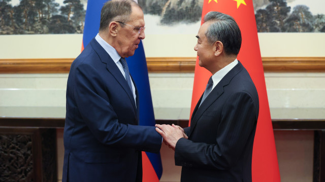 Beijing will "strengthen strategic cooperation" with Moscow