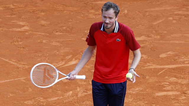 Medvedev deals with Monfils and will meet Khachanov in Monte-Carlo 1/8-finals