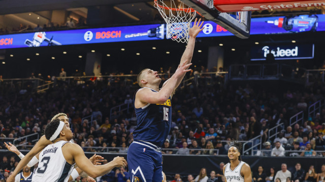 Denver regains first place in the West after Jokic's 41-point game against Minnesota