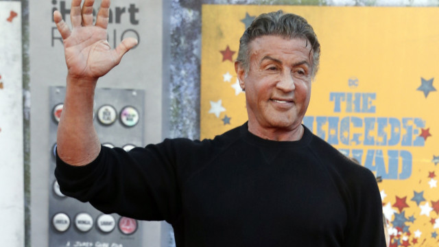 The distinctive wardrobe choice of Sylvester Stallone is revealed by Arnold Schwarzenegger