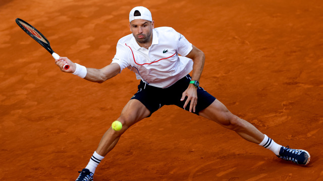 Dimitrov against an American at the start of Roland Garros