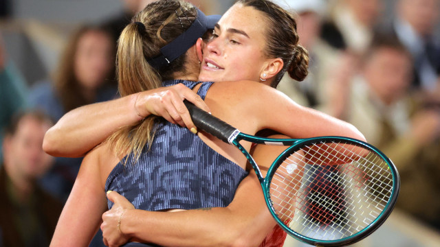 Sabalenka beats good friend Badosa at Roland Garros