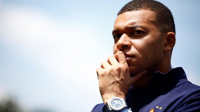 Mbappé signs 5-year contract with Real Madrid