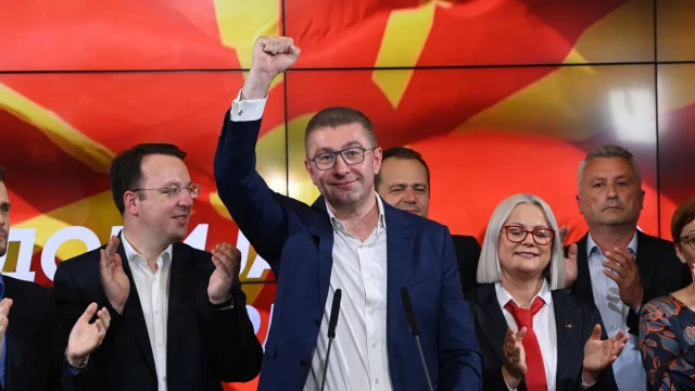 The leader of VMRO-DPMNE, Hristijan Mickoski, submitted to the parliament the proposed composition of the government