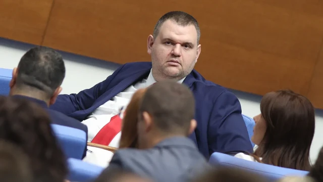 I urge the president to speed up the procedure. We will go and return the mandate, said Peevski.