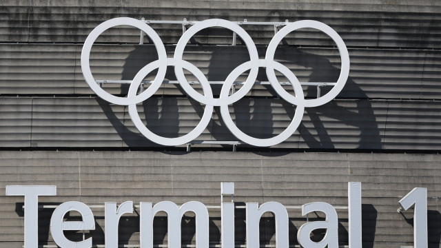 Paris airport union files new Olympic strike warning