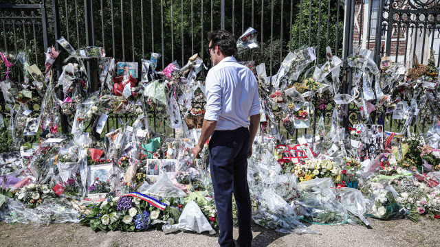 Alain Delon was buried in his mansion in Duchy in the presence of his closest relatives