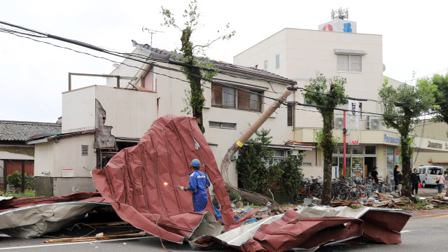 Typhoon Shanshan kills 6 in Japan