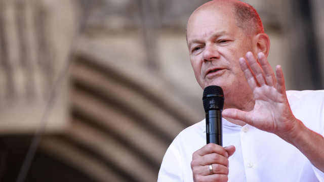 Scholz worried about the rise of the extreme right