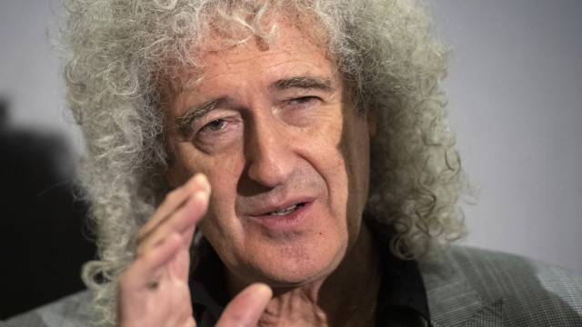 Guitarist Brian May has suffered a stroke