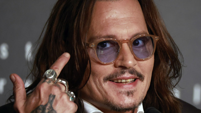 Johnny Depp got rid of his "pirate" teeth