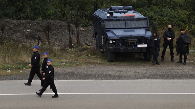 Kosovo closes two border crossings with Serbia