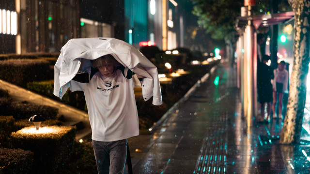 Strongest typhoon to hit Shanghai since 1949 shuts down megacity