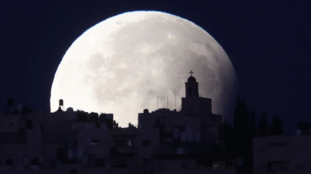 Supermoon and lunar eclipse delighted stargazers