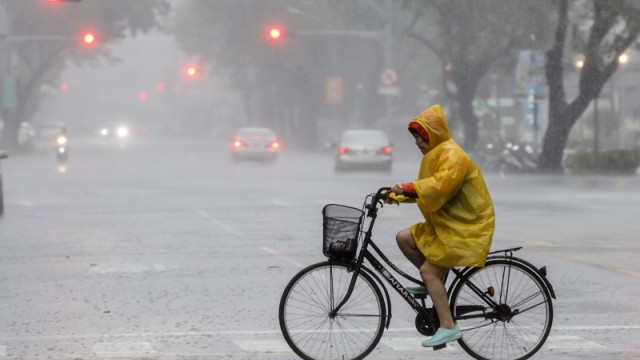 Two killed, more than 100 injured after Typhoon Kraton hits Taiwan