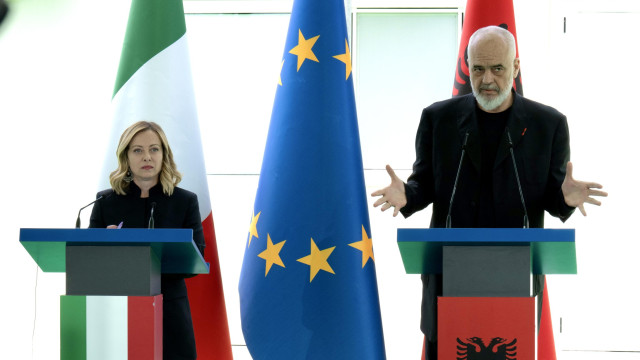 The Netherlands is interested in the model of Italy and Albania for dealing with migration