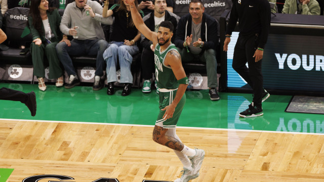 Boston blew out New York after draining 29 three-pointers