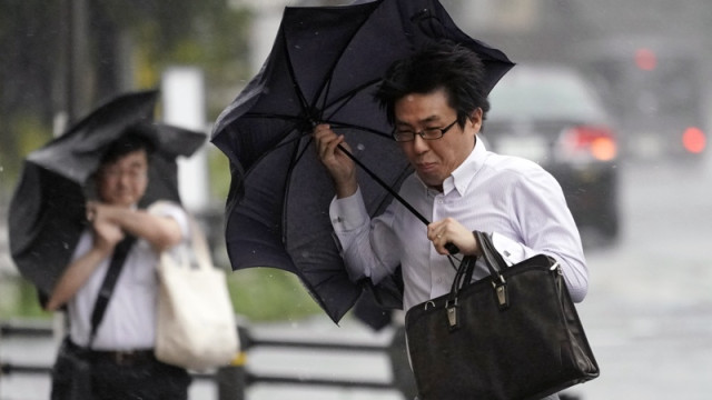 Japan urges 200,000 people to evacuate due to heavy rain