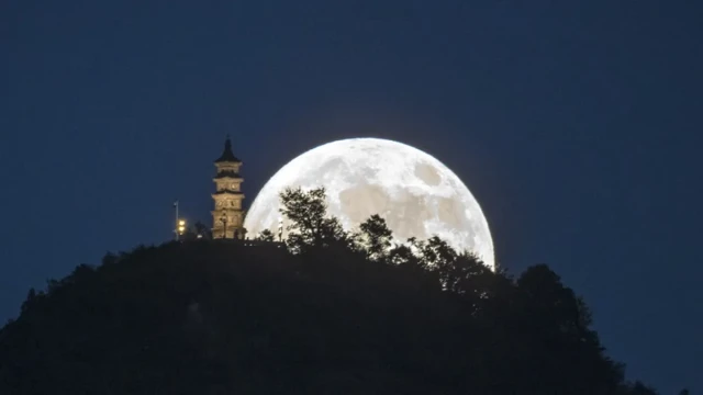 China will build a base on the moon using bricks made from lunar soil