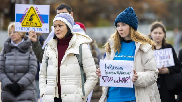 Russian opposition in exile organises big anti-war protest