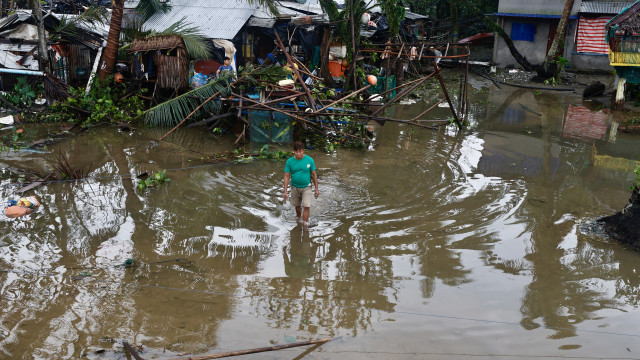 New victims of typhoon Man-Yi in the Philippines