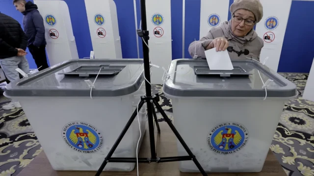 Pre-holiday election season in Romania