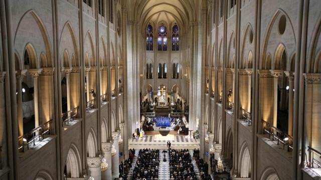 Notre Dame reopens after five years of renovations