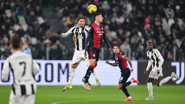 Juventus beat Cagliari to reach the Cup quarterfinals