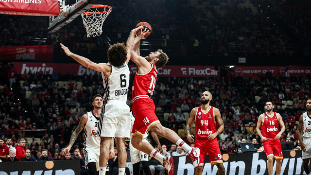 Alexander Vezenkov with another strong game in the Euroleague, Olympiacos defeats Virtus Bologna