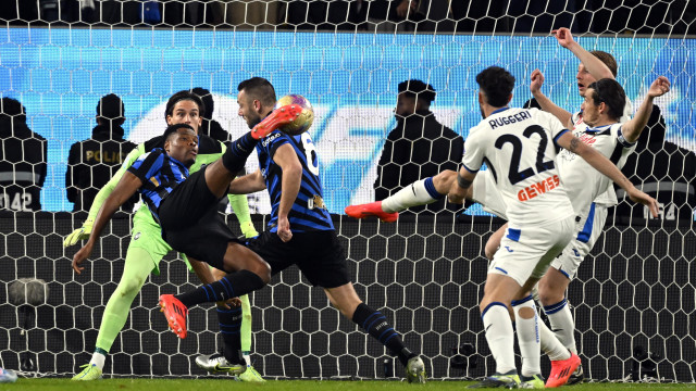 Dumfries at the double as Inter sink Atalanta to reach Italian Super Cup final