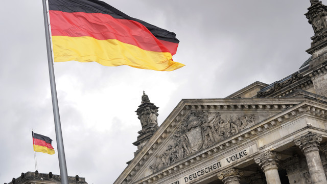 Recession weighs on Germany's labour market