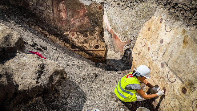 Archaeologists uncover impressive bath complex at Pompeii